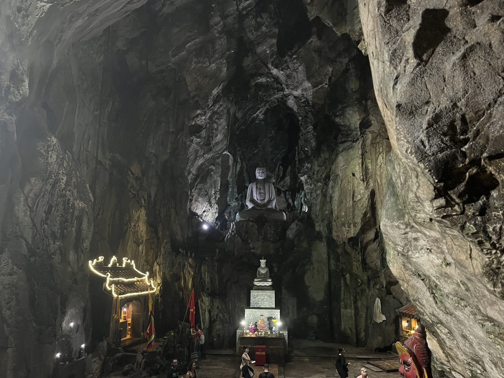 Marble Mountains · 4