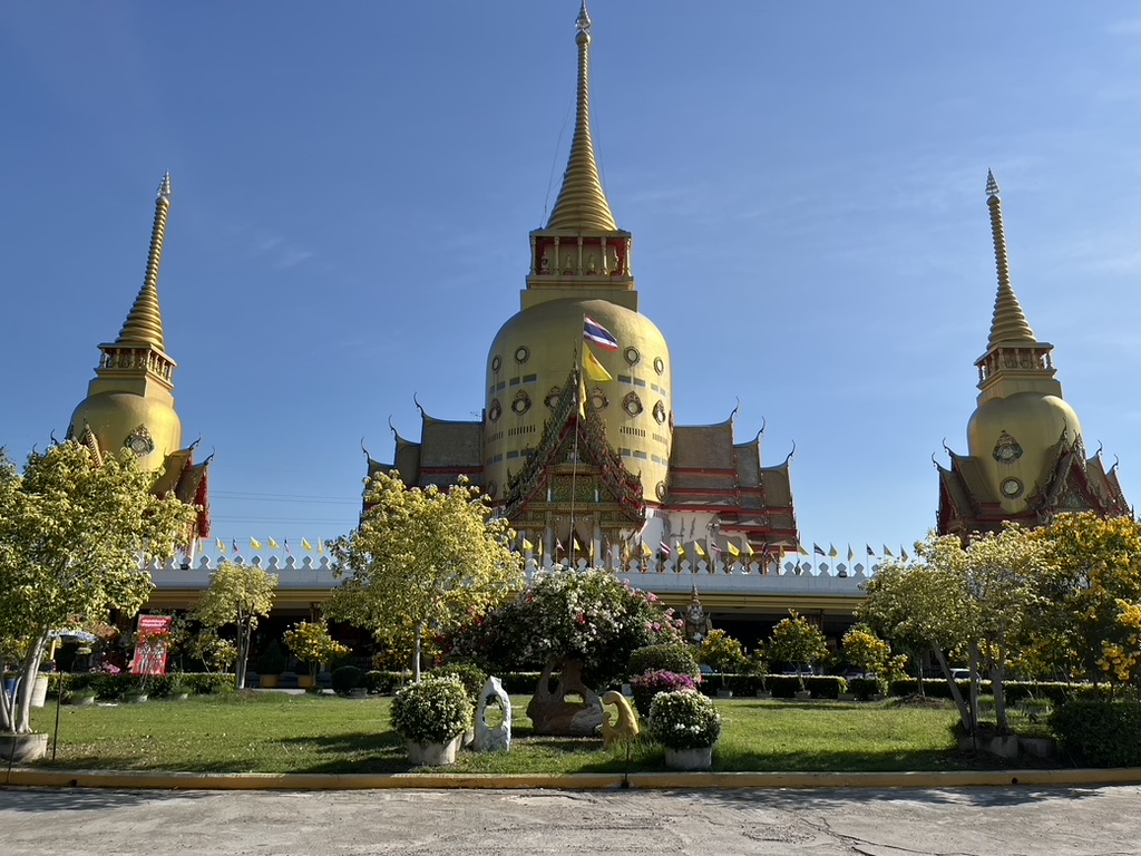 Wat Phrong Akat · 2